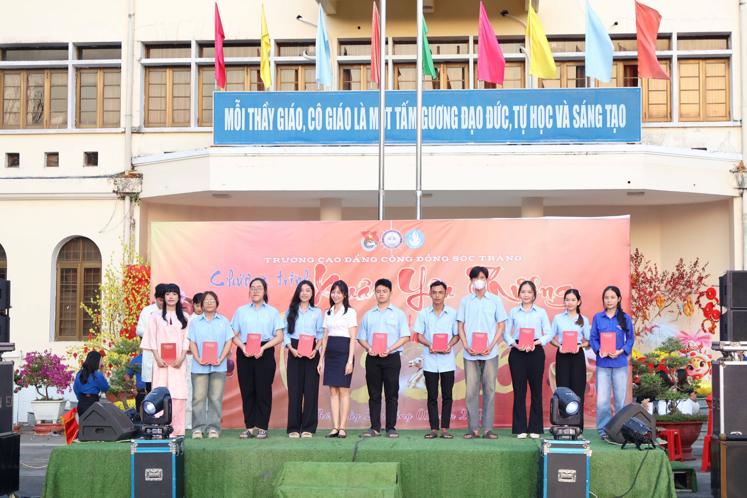 “Chương trình Xuân yêu thương” lan tỏa nghĩa tình tại Trường Cao đẳng Cộng đồng Sóc Trăng